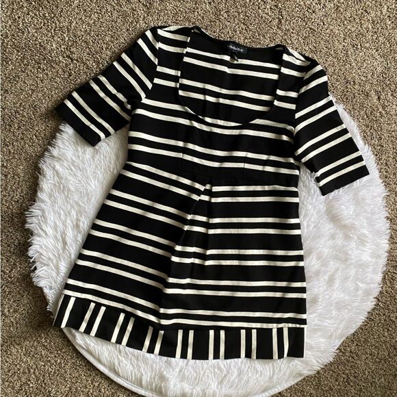 Isabella Oliver Maternity Top Striped Short Sleeve Womens Size Small - Picture 1 of 6